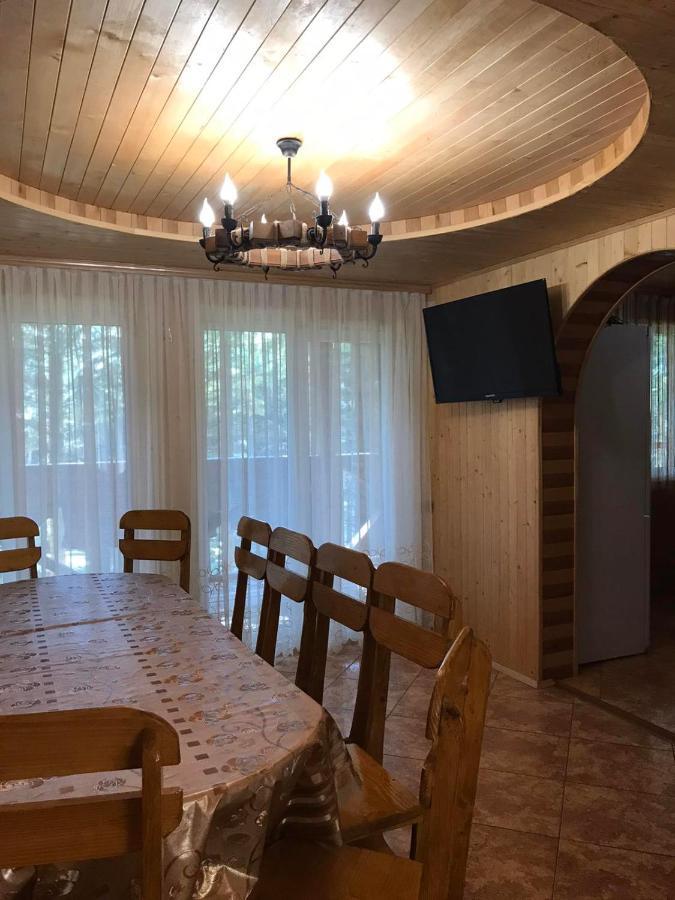 Ялинка Villa Мигово Екстериор снимка