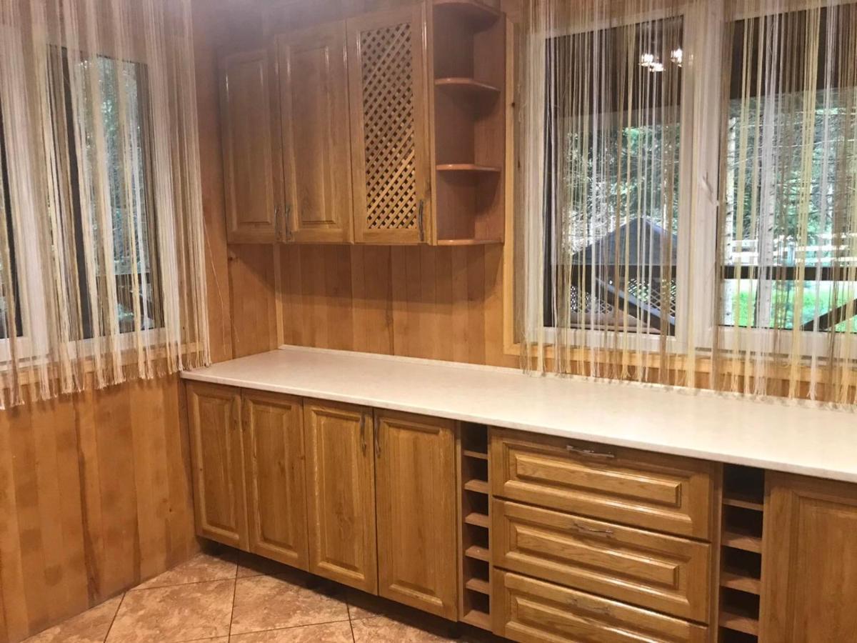 Ялинка Villa Мигово Екстериор снимка