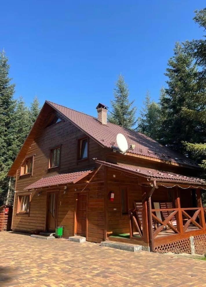 Ялинка Villa Мигово Екстериор снимка