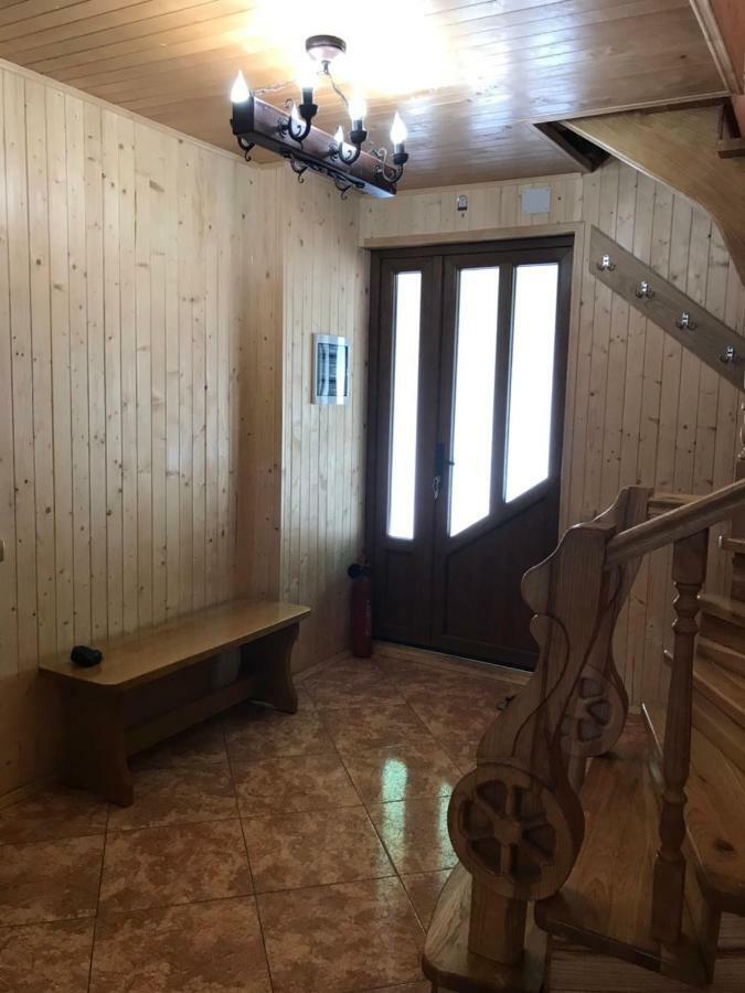 Ялинка Villa Мигово Екстериор снимка