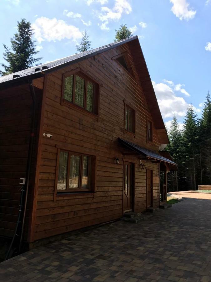 Ялинка Villa Мигово Екстериор снимка